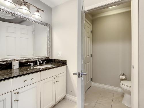 MINUTES FROM DISNEY 3bed 3bath Poolside at LUXURIOUS RESORT photo 47