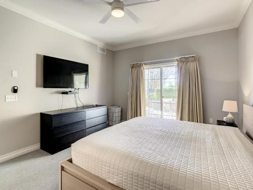 MINUTES FROM DISNEY 3bed 3bath Poolside at LUXURIOUS RESORT photo 44