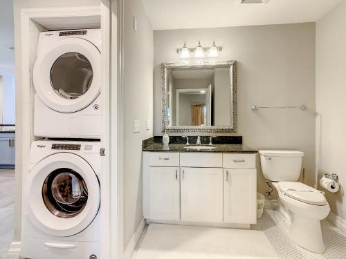 MINUTES FROM DISNEY 3bed 3bath Poolside at LUXURIOUS RESORT photo 56