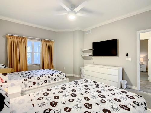 MINUTES FROM DISNEY 3bed 3bath Poolside at LUXURIOUS RESORT photo 50