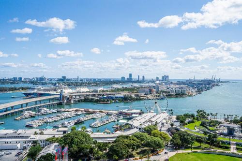 Devereaux Miami Luxury One-Bedroom and Studios photo 26