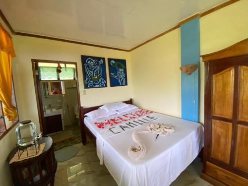 Letto o letti in una camera di Santa Claus Hilltop