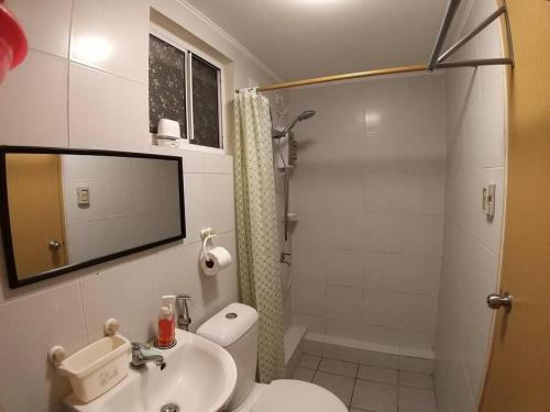 Salle de bains dans l'établissement Affordable Staycation-2-BR Free Wifi