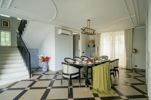 Fotografie z fotogalerie ubytování ELIVAAS 4 BHK with Pvt Pool - Suntuarios v destinaci Goa
