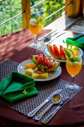 Makanan di atau berdekatan hotel