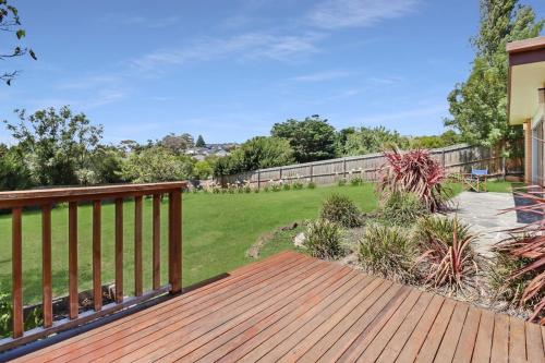 Κήπος έξω από το Scenic Serenity Large Family Home in Geelong