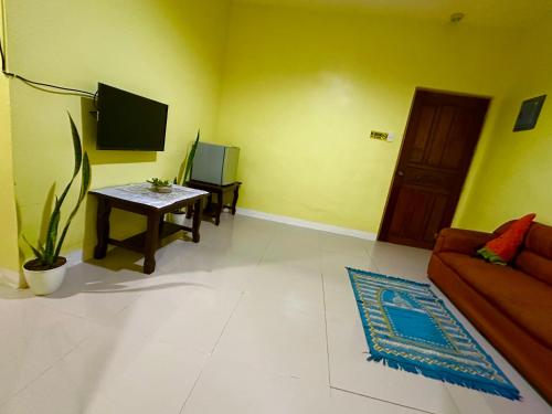 Μια τηλεόραση ή/και κέντρο ψυχαγωγίας στο Rozay Travellers Inn