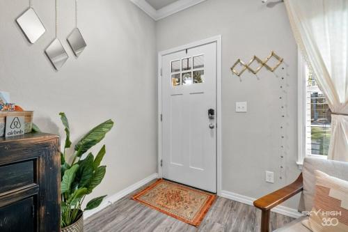 NEW! Boho Bungalow – Photos 3