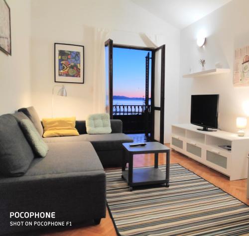 TV a/nebo společenská místnost v ubytování Apartments Tamaris