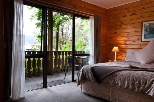 Katil atau katil-katil dalam bilik di Fox Glacier Lodge