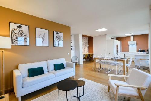 Photo de la galerie de l'établissement 3-bedroom apartment near the metro with parking, à Tourcoing