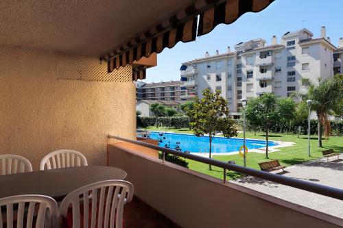 AT070 Piscina, 4 habitaciones, a 180m de la playa