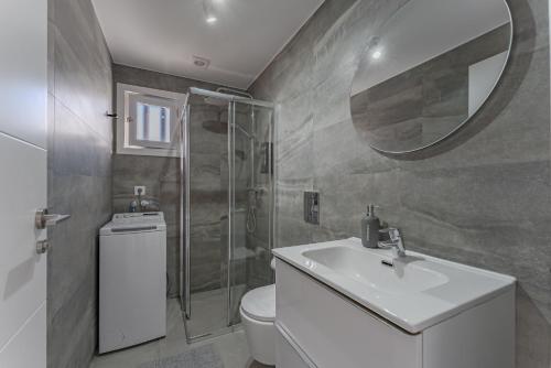Ocean view apartments in Park Royal I