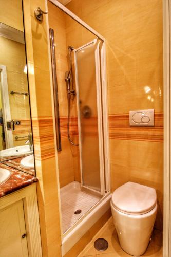Large and Charming Apartment in Trastevere by YourHost
