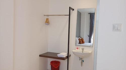 Ένα μπάνιο στο Merpati homestay jember
