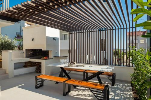 Luxury Villa de Mar with Pool
