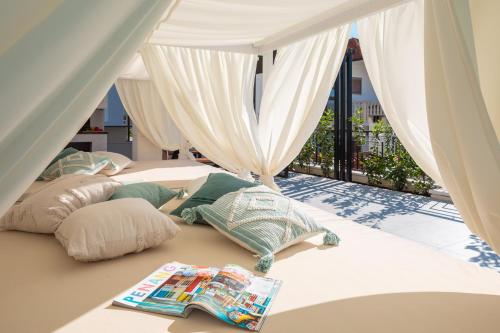 Luxury Villa de Mar with Pool
