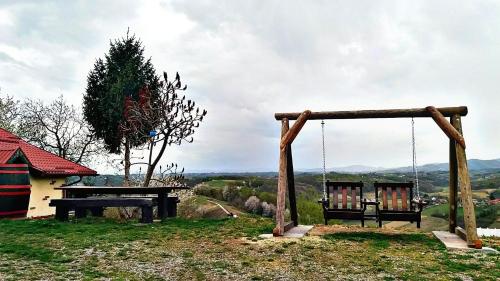 Gallery image of Kuća sa apartmanima Šemnica - za odmor i proslave! in Mihovljan