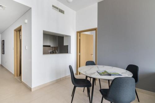 Fotografie z fotogalerie ubytování Silkhaus spacious 2BDR in Downtown center with balcony - O v Dubaji
