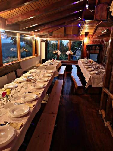 Gallery image of Kuća sa apartmanima Šemnica - za odmor i proslave! in Mihovljan