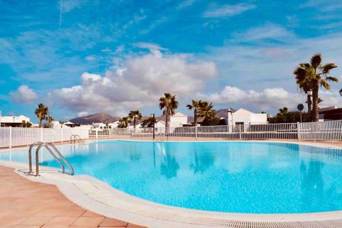 Lovely Villa Atienza 99, private hot tub, communal pool