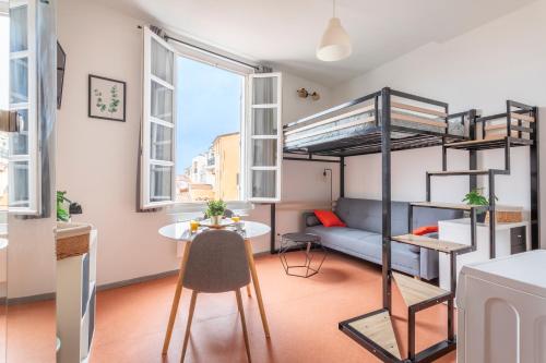 Studio calme et lumineux