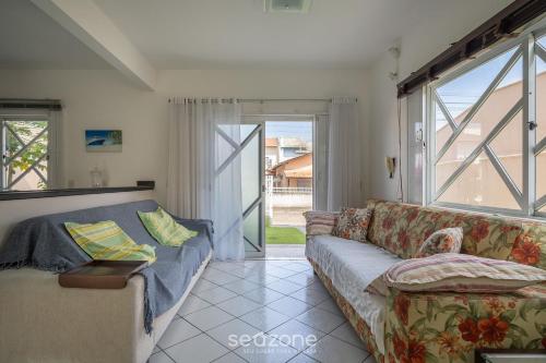 Postel nebo postele na pokoji v ubytování Casa 5Q c/ piscina no centro de Penha BSL190