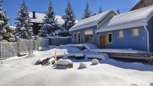 Gallery image of HYGGE HOME уютный коттедж с террасой и баней для проживания нескольких семей in Besqaynar