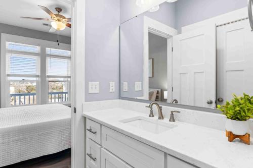 Φωτογραφία από το άλμπουμ του Sweet Tooth Heated Pool Putting Green Ocean Views Elevator σε Ocean Isle Beach