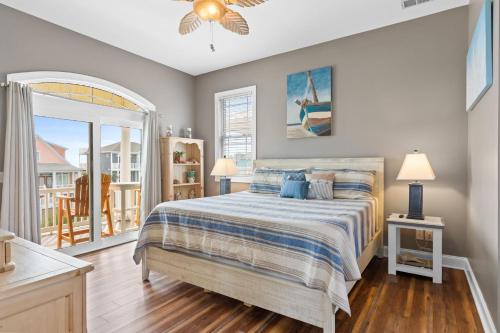 Postel nebo postele na pokoji v ubytování Shore 2 Please Brunswick Vacation Rentals Free Private heated pool