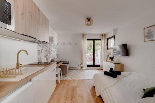 Studio Place Dupuy, clim, parking, terrasse