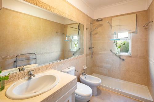 Ванная комната в Boavista Golf & SPA Swan apartment