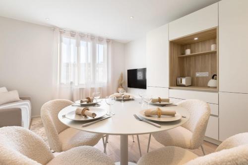 Le Santorin élégant calme parking