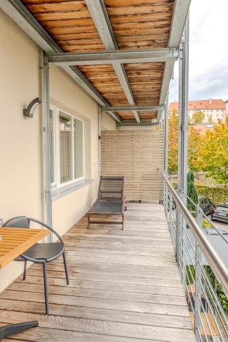Un balcón o terraza en Aparthotel Parsberg GreenDesign