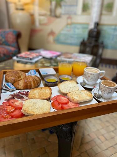 Еда / где поесть недалеко от отеля