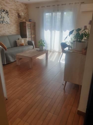 Photo de la galerie de l'établissement LE LUTETIA, à Cannes