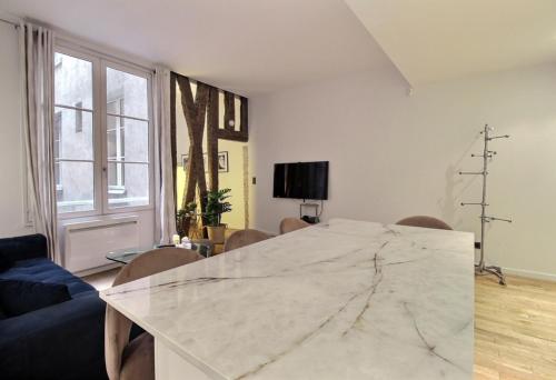 APPARTEMENT PARIS - LOUVRE & RIVOLI