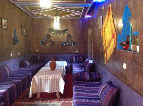 Χώρος καθιστικού στο KASBAH IFRi