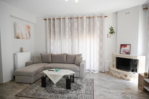 Χώρος καθιστικού στο Lefkakia Unique Holiday Villa