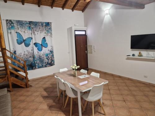 Μια τηλεόραση ή/και κέντρο ψυχαγωγίας στο Cecilia's home
