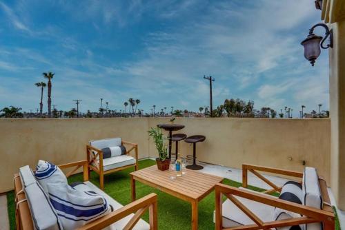 Φωτογραφία από το άλμπουμ του Luxury Beach House Rooftop Deck σε Huntington Beach