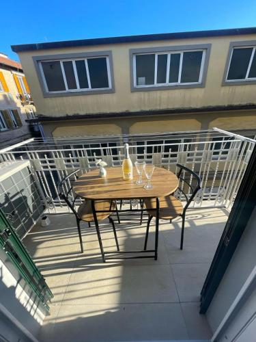 Un balcón o terraza en Laura Rooms