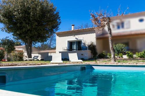 Propriete de 2 chambres avec piscine partagee terrasse et wifi a Saint Saturnin les Apt