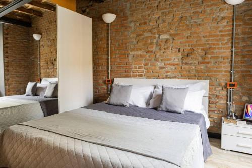 Italstay - Canonica Brick Apartment
