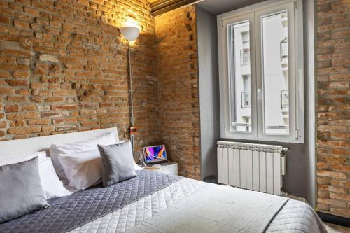Italstay - Canonica Brick Apartment