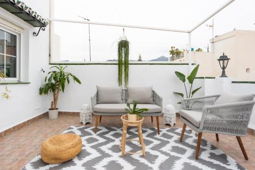 Posezení v ubytování Naim Guest House Nerja