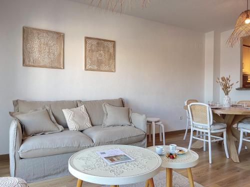 Appartement spacieux avec terrasse et piscine