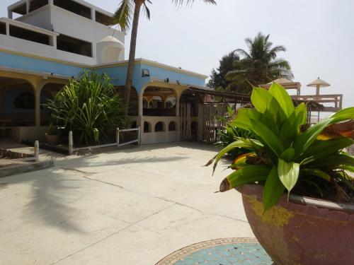 Gallery image of HOTEL DU BAR DE LA MER CAP SKIRRiNG in Kabrousse