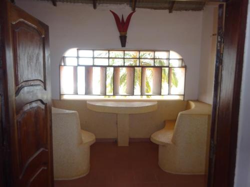 Gallery image of HOTEL DU BAR DE LA MER CAP SKIRRiNG in Kabrousse