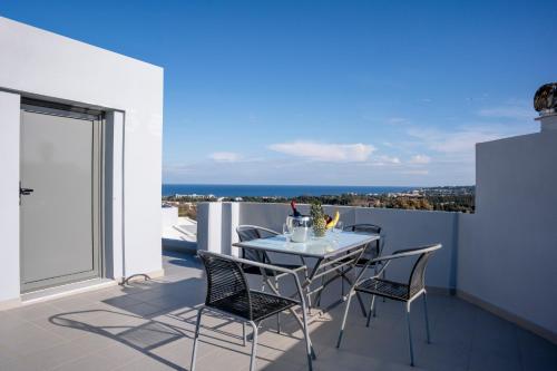 E&A luxury apartment with sea view